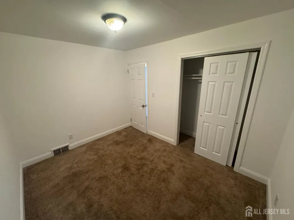 51 Kenwood Terrace Hamilton, NJ 08610