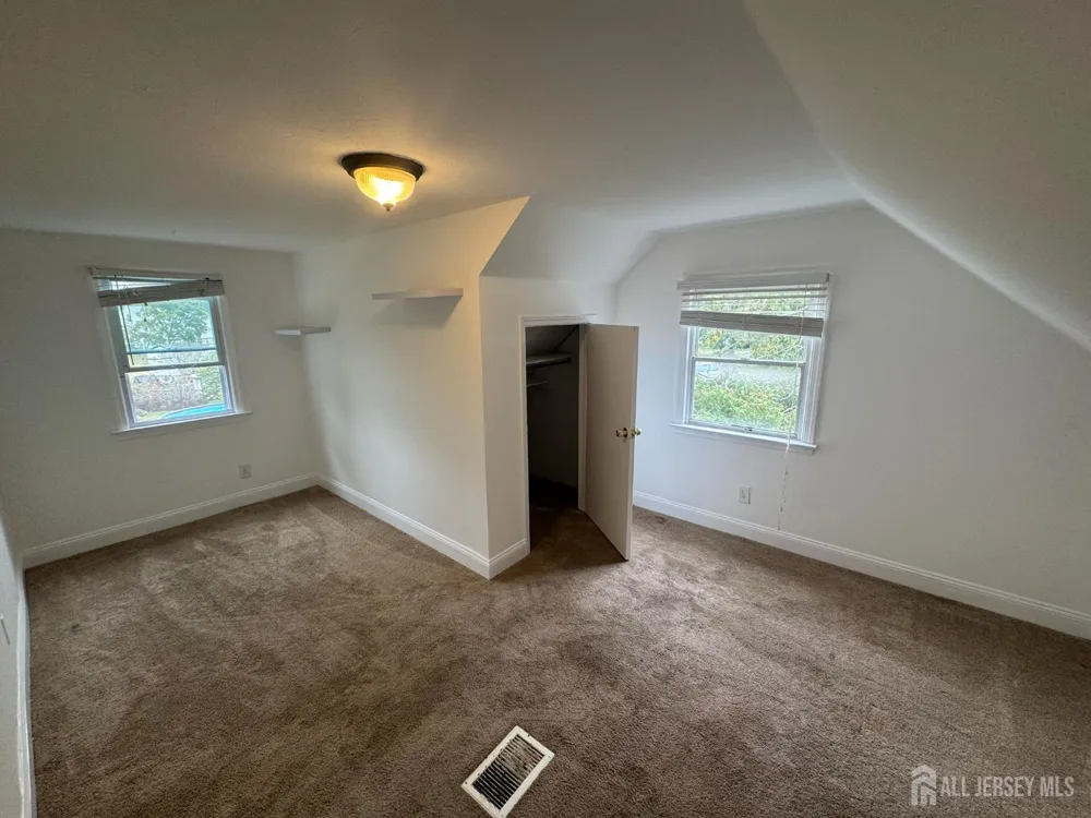 51 Kenwood Terrace Hamilton, NJ 08610