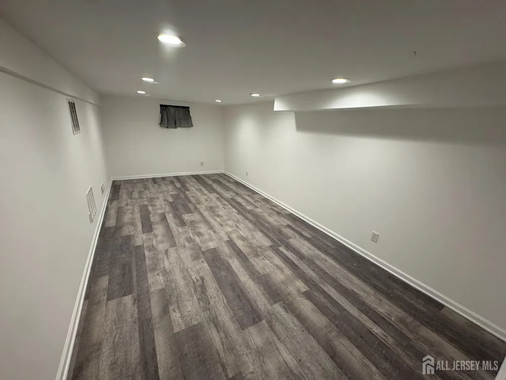 51 Kenwood Terrace Hamilton, NJ 08610