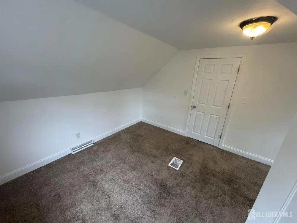 51 Kenwood Terrace Hamilton, NJ 08610