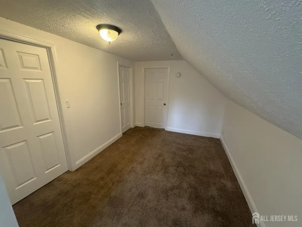 51 Kenwood Terrace Hamilton, NJ 08610