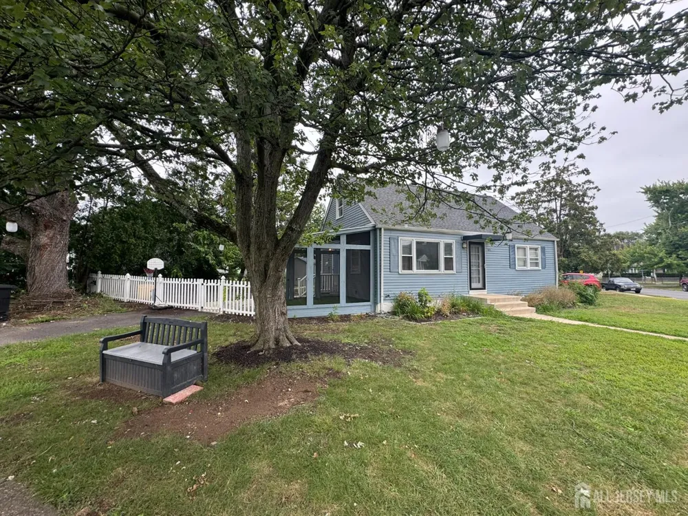 51 Kenwood Terrace Hamilton, NJ 08610