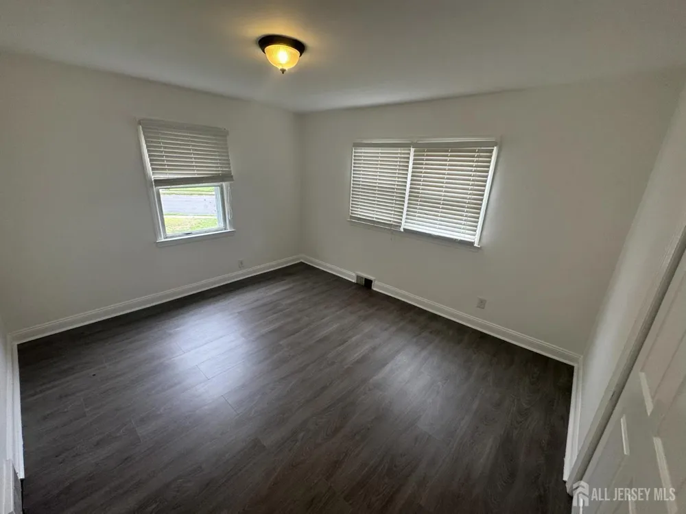 51 Kenwood Terrace Hamilton, NJ 08610