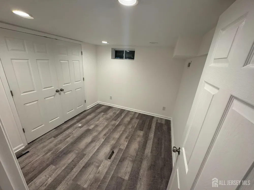 51 Kenwood Terrace Hamilton, NJ 08610