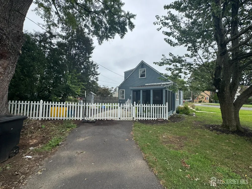 51 Kenwood Terrace Hamilton, NJ 08610