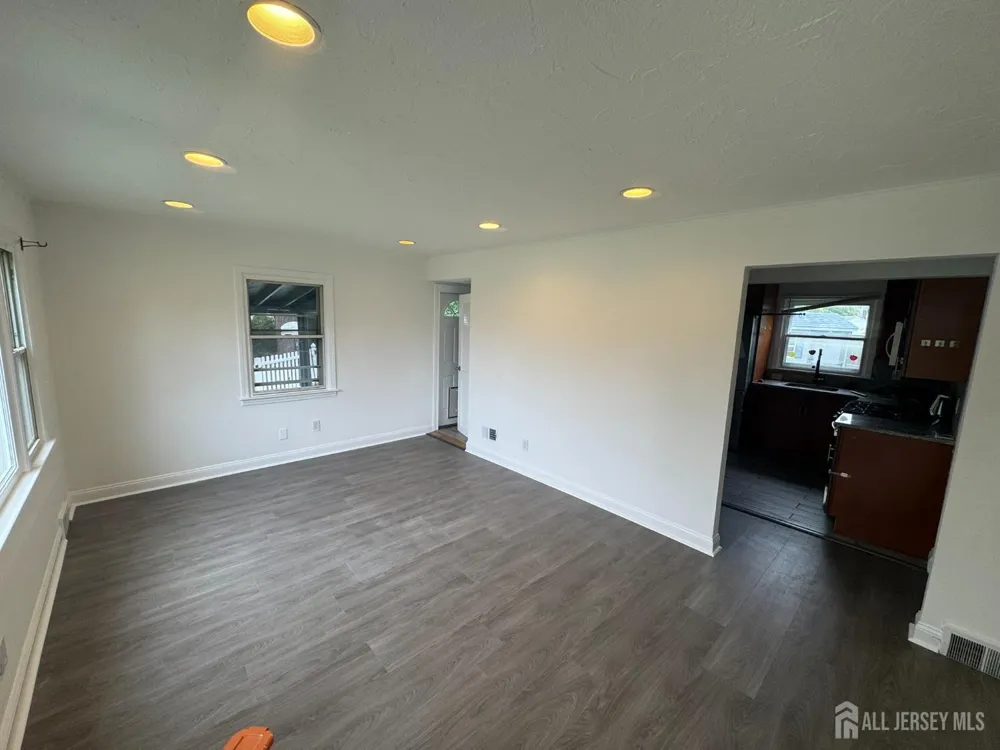 51 Kenwood Terrace Hamilton, NJ 08610