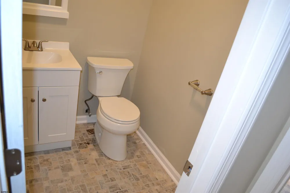 9 Saint Andrews Dr Northfield, NJ 08225