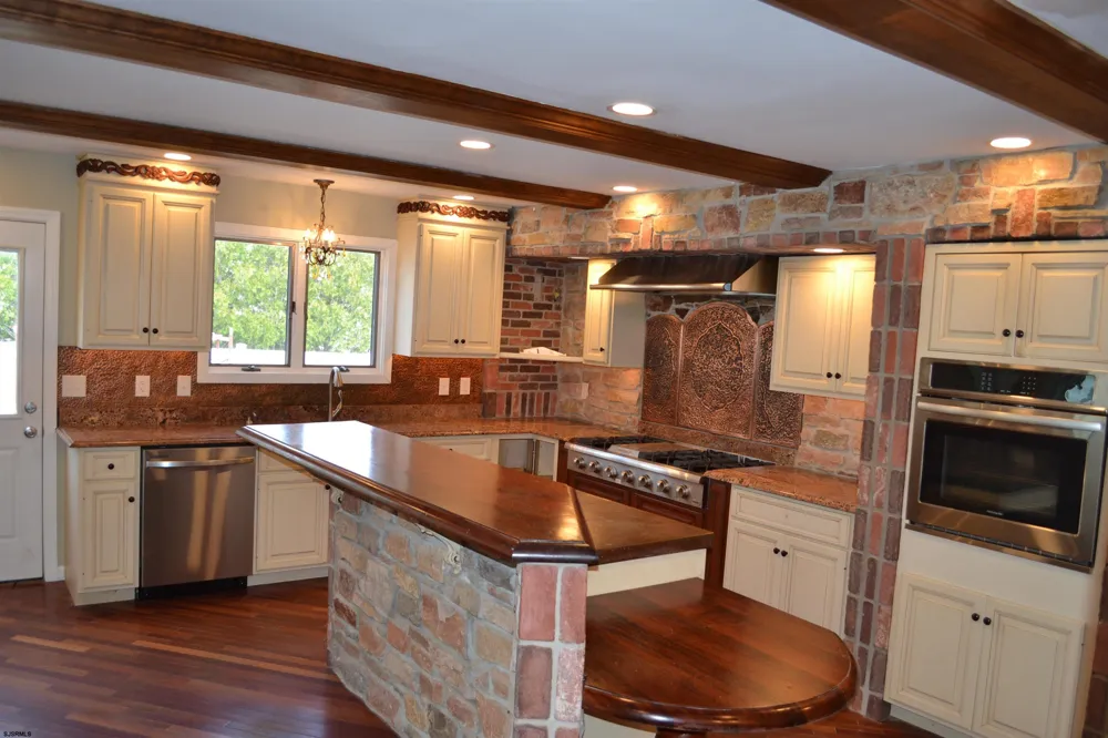 9 Saint Andrews Dr Northfield, NJ 08225
