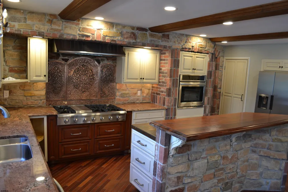 9 Saint Andrews Dr Northfield, NJ 08225