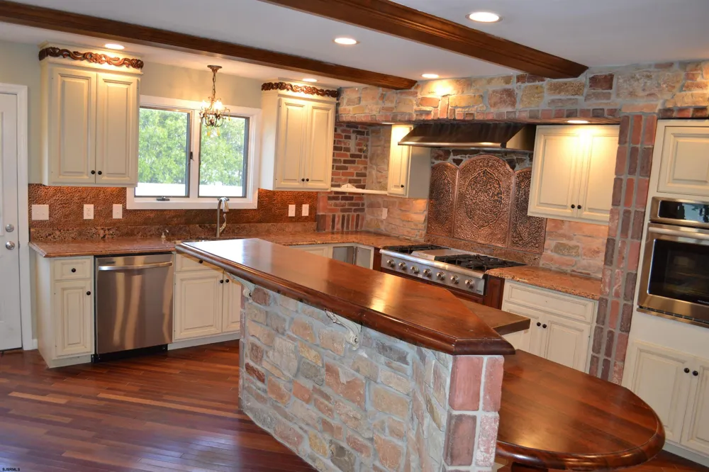 9 Saint Andrews Dr Northfield, NJ 08225