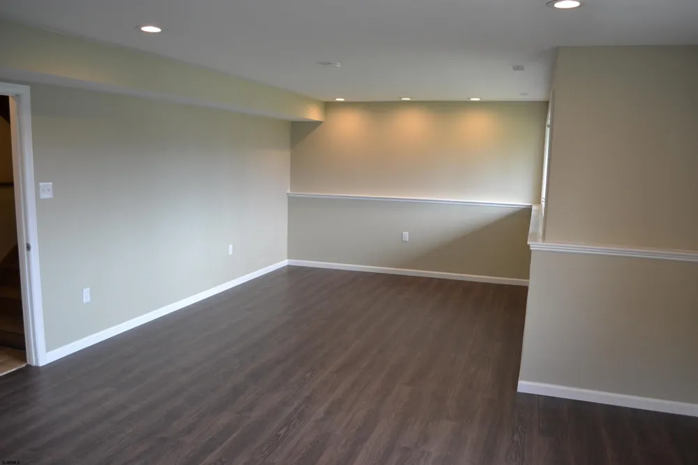 9 Saint Andrews Dr Northfield, NJ 08225