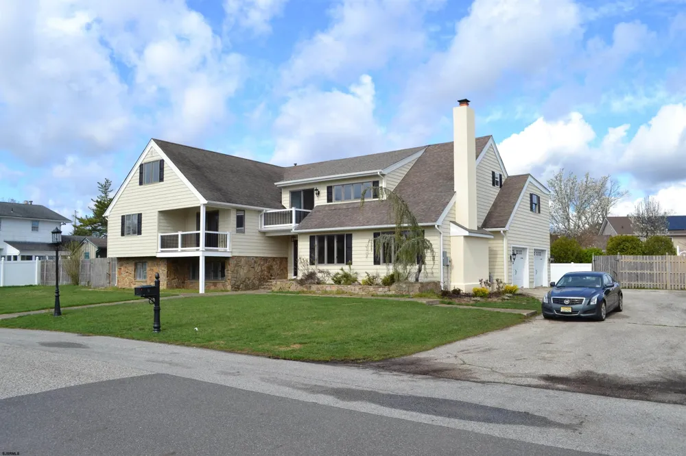 9 Saint Andrews Dr Northfield, NJ 08225