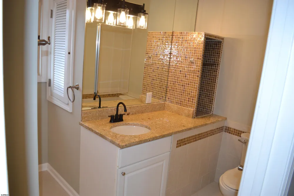 9 Saint Andrews Dr Northfield, NJ 08225
