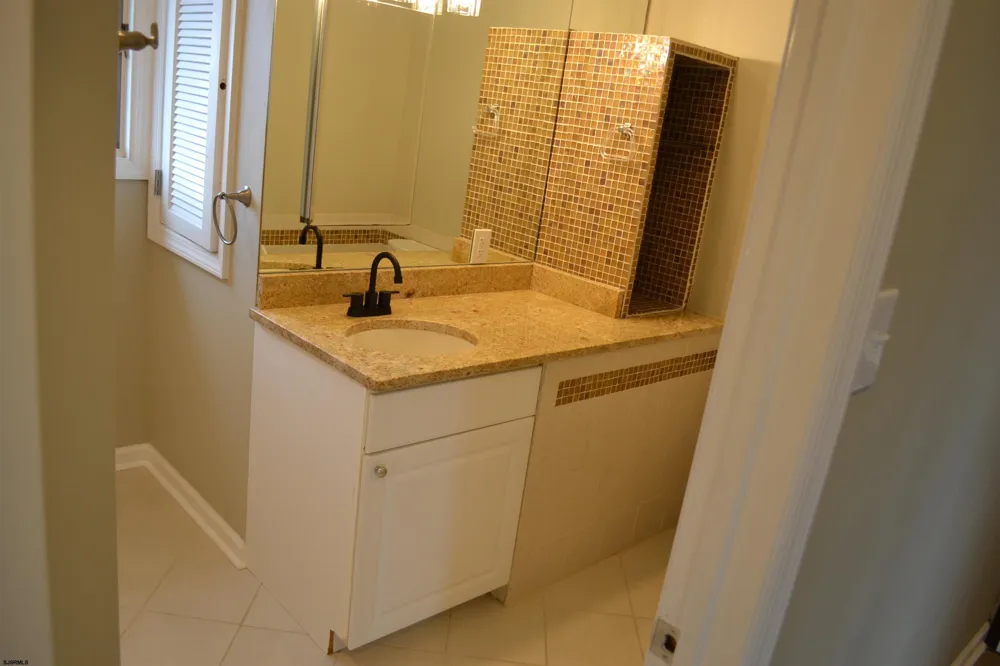 9 Saint Andrews Dr Northfield, NJ 08225