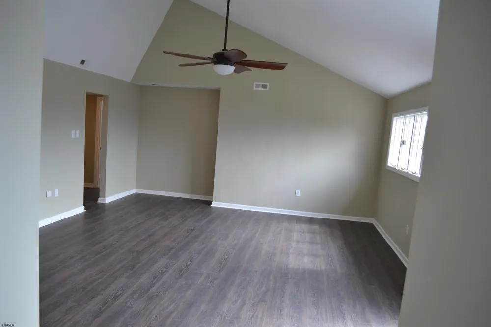9 Saint Andrews Dr Northfield, NJ 08225