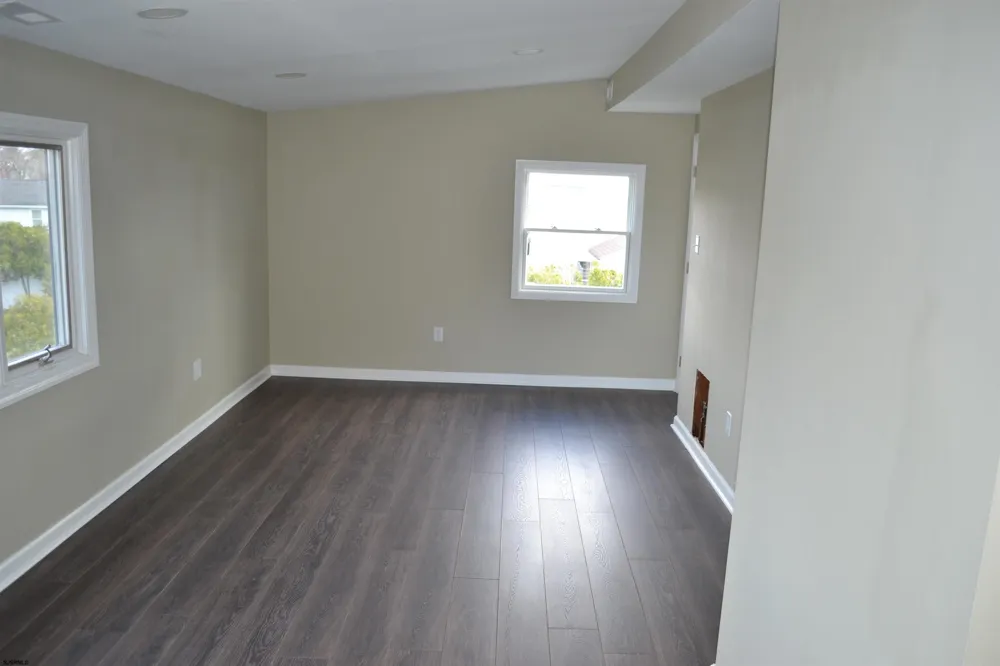 9 Saint Andrews Dr Northfield, NJ 08225