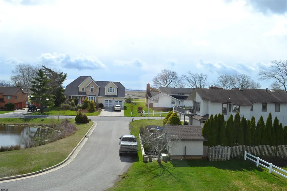 9 Saint Andrews Dr Northfield, NJ 08225