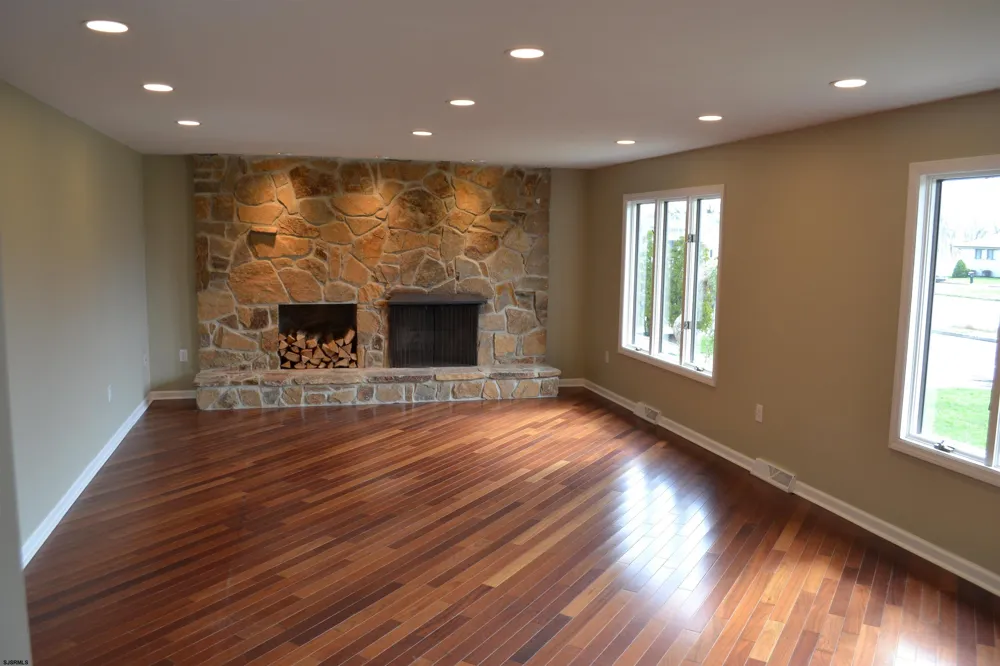 9 Saint Andrews Dr Northfield, NJ 08225
