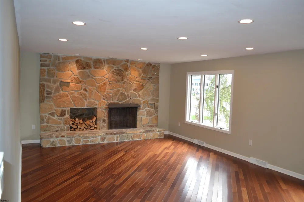 9 Saint Andrews Dr Northfield, NJ 08225