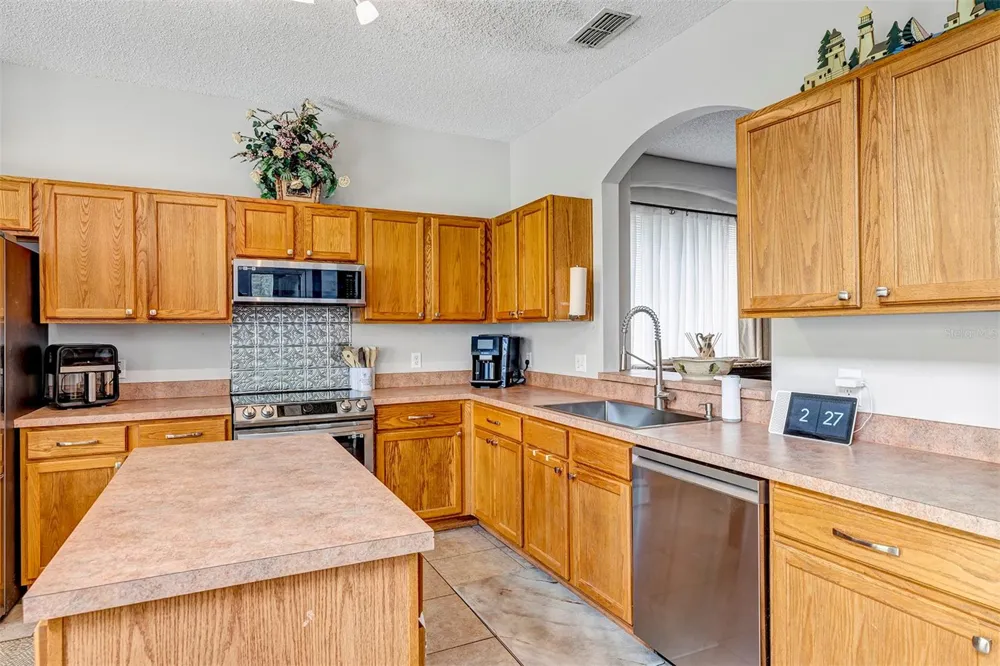 3112 ANTIQUA WAY Haines City, FL 33844