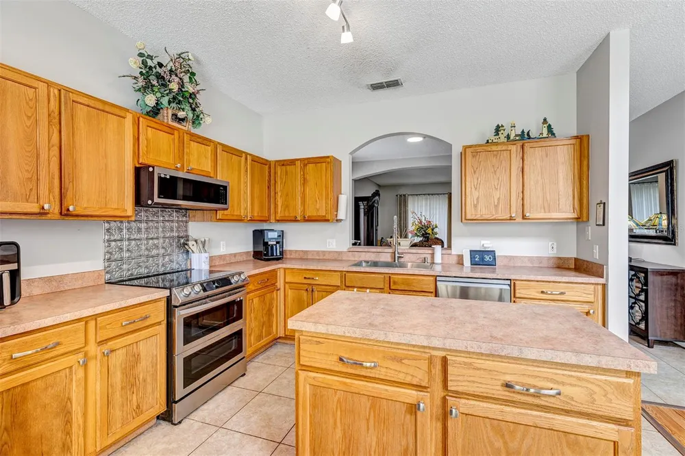 3112 ANTIQUA WAY Haines City, FL 33844