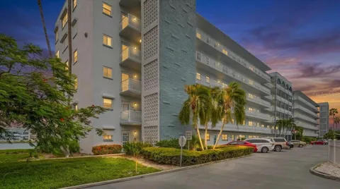 5925 SHORE BOULEVARD S #302