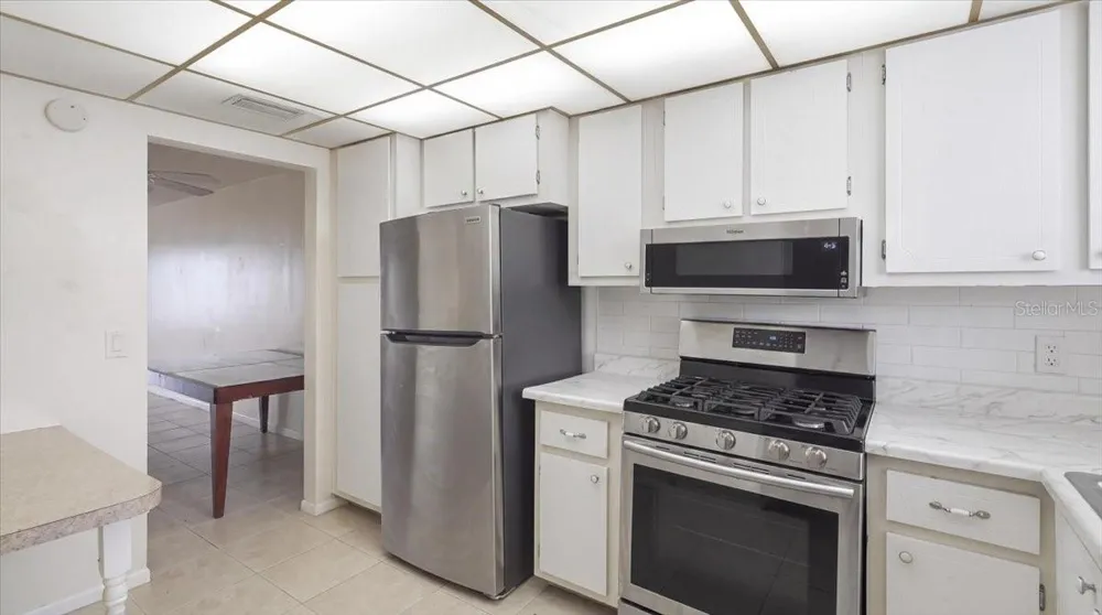 5925 SHORE BOULEVARD S #302 Gulfport, FL 33707