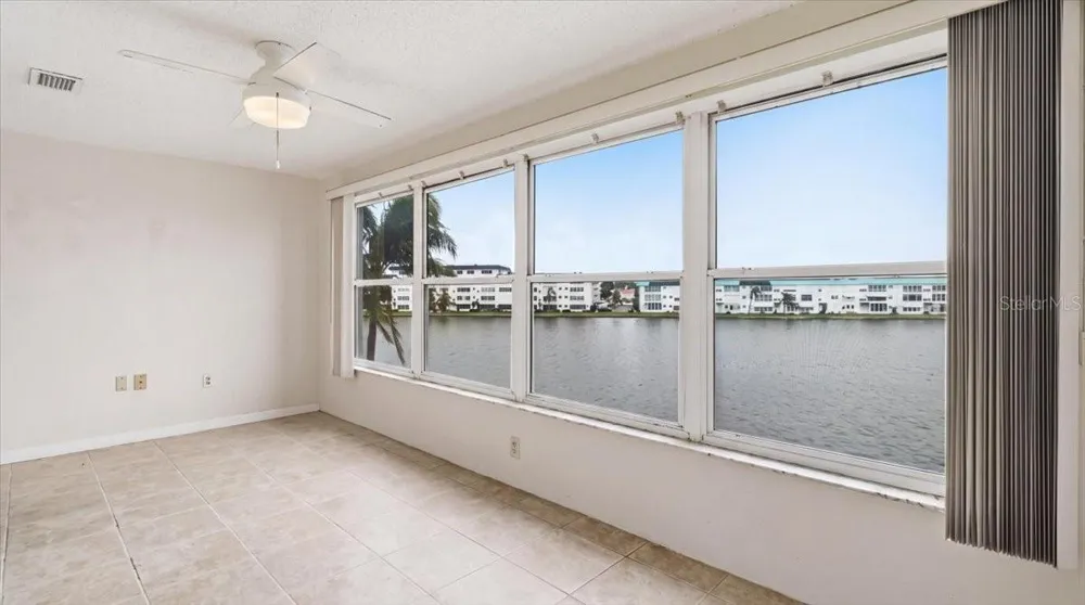 5925 SHORE BOULEVARD S #302 Gulfport, FL 33707
