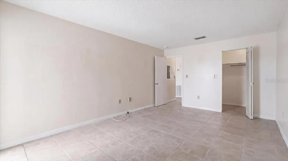 5925 SHORE BOULEVARD S #302 Gulfport, FL 33707