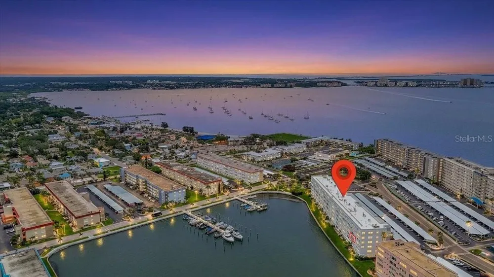 5925 SHORE BOULEVARD S #302 Gulfport, FL 33707