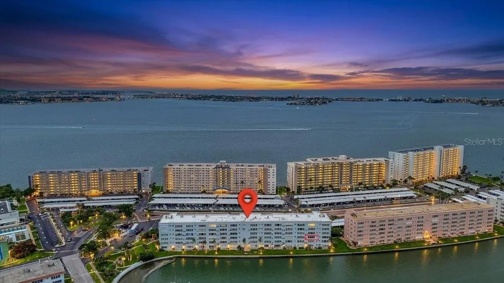 5925 SHORE BOULEVARD S #302 Gulfport, FL 33707
