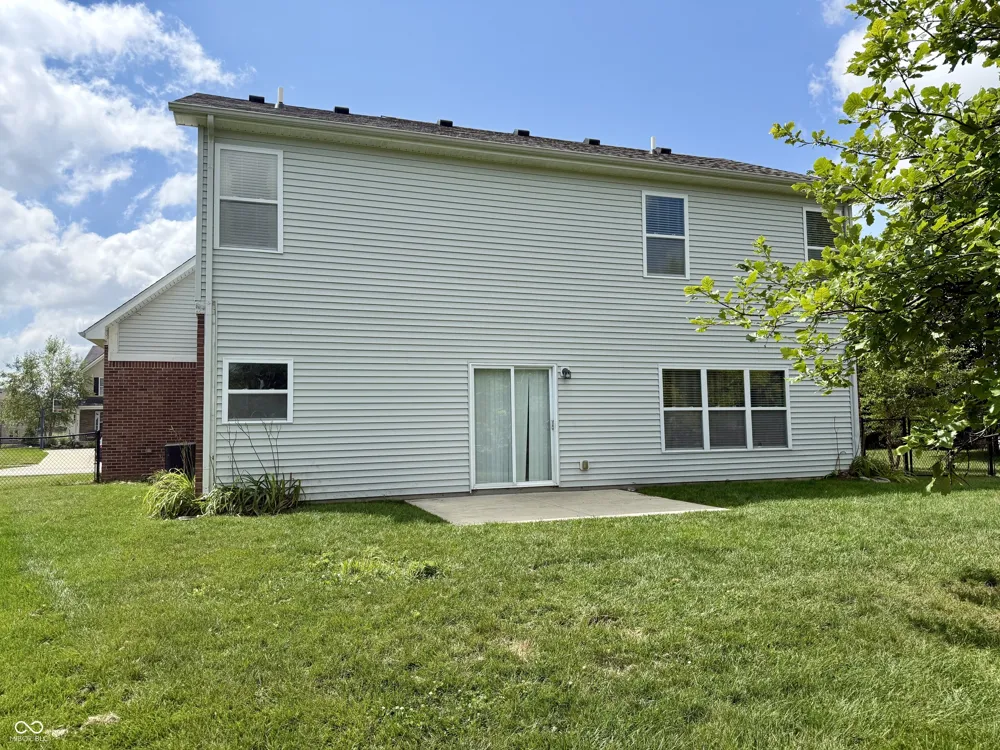 5798 W Glenview Drive McCordsville, IN 46055
