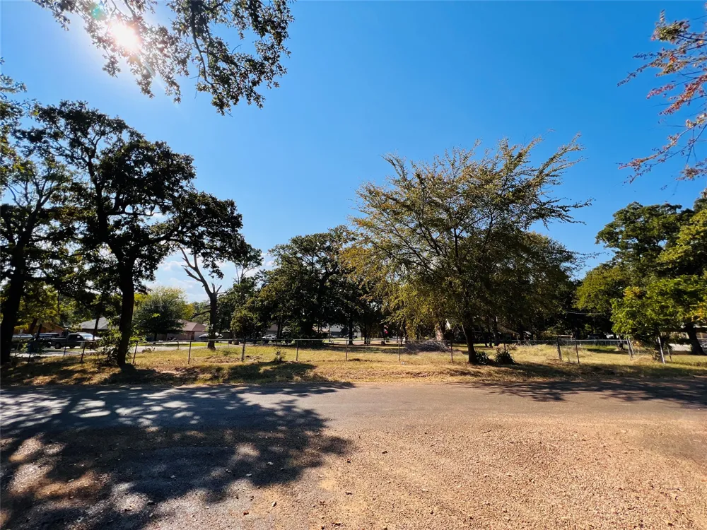 123 Paseo Patricia Street Gun Barrel City, TX 75156