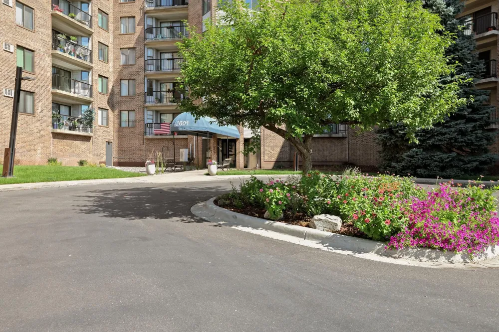 2601 Kenzie Terrace #412 Saint Anthony, MN 55418