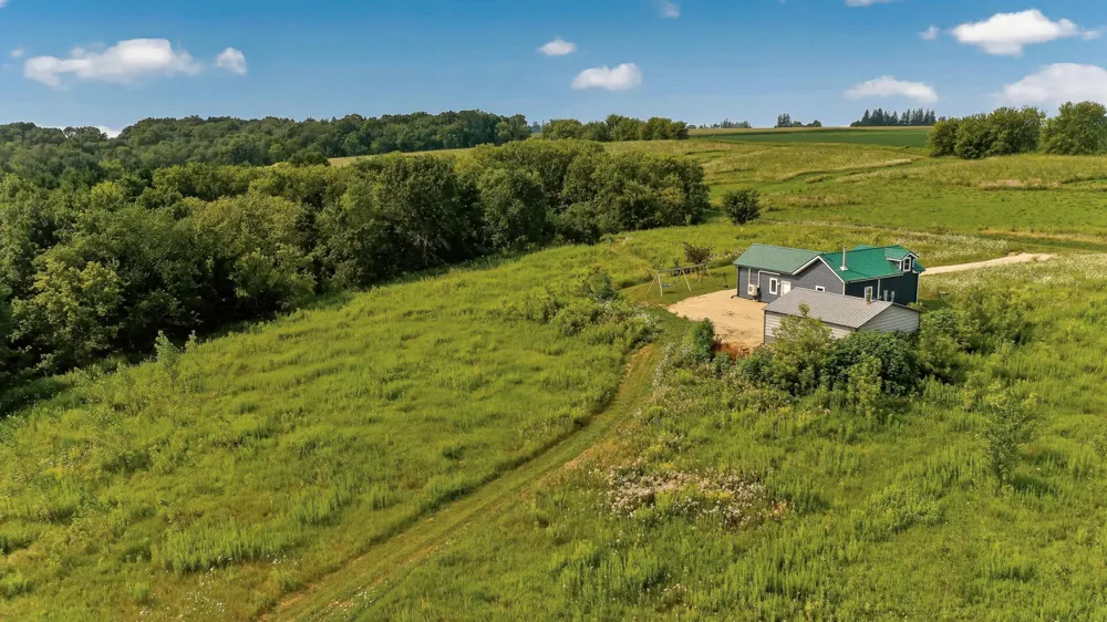 27714 County 25 S Peterson, MN 55962
