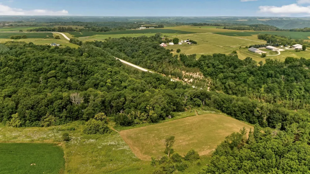 27714 County 25 S Peterson, MN 55962