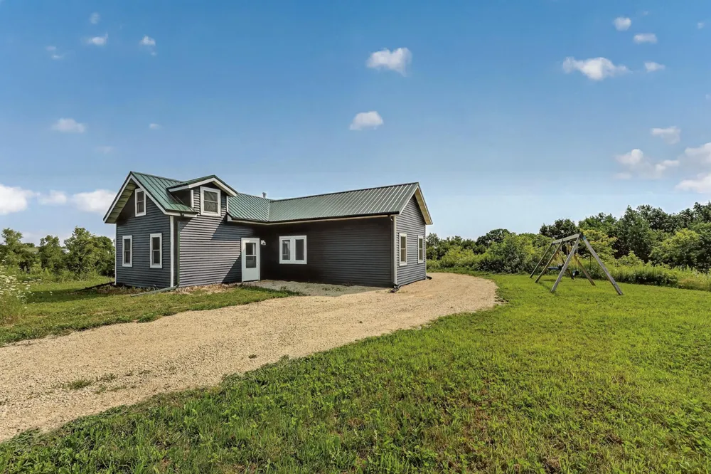 27714 County 25 S Peterson, MN 55962