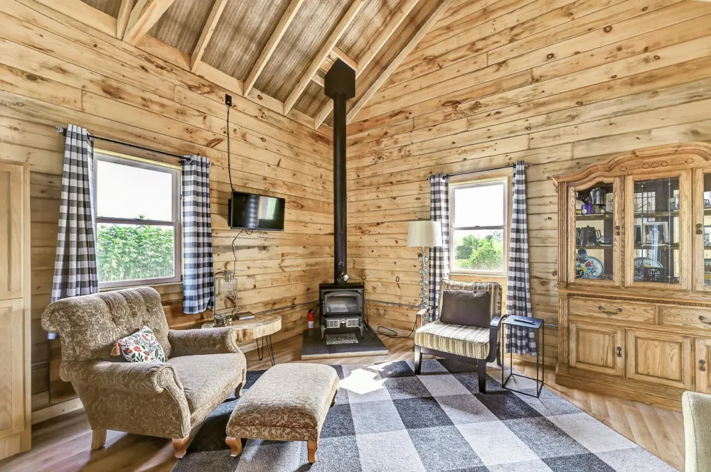 27714 County 25 S Peterson, MN 55962