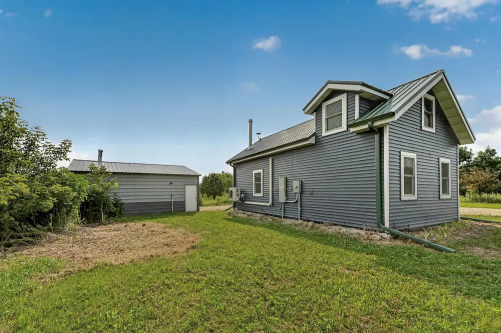 27714 County 25 S Peterson, MN 55962