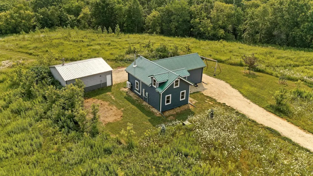 27714 County 25 S Peterson, MN 55962