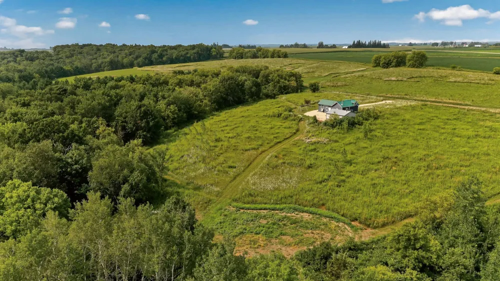 27714 County 25 S Peterson, MN 55962