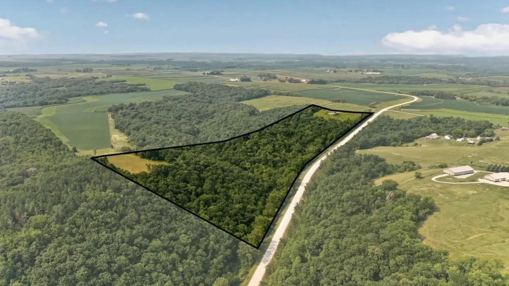 27714 County 25 S Peterson, MN 55962