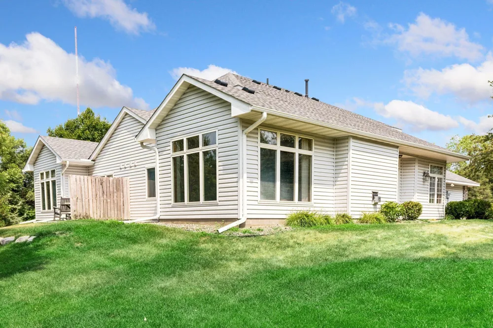3849 Stonehaven Court Anoka, MN 55303