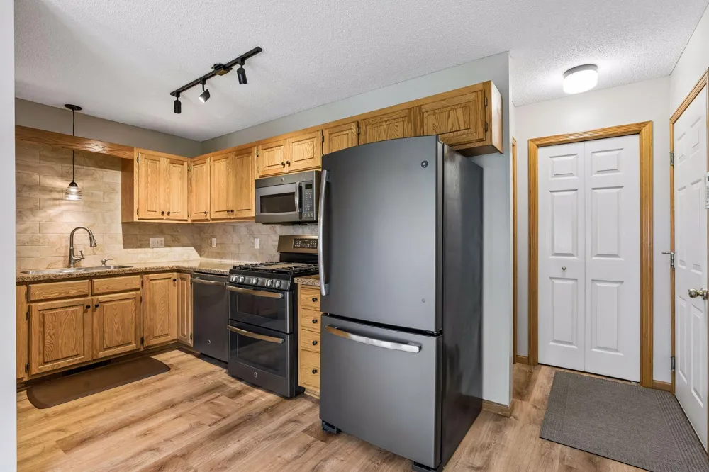 3849 Stonehaven Court Anoka, MN 55303
