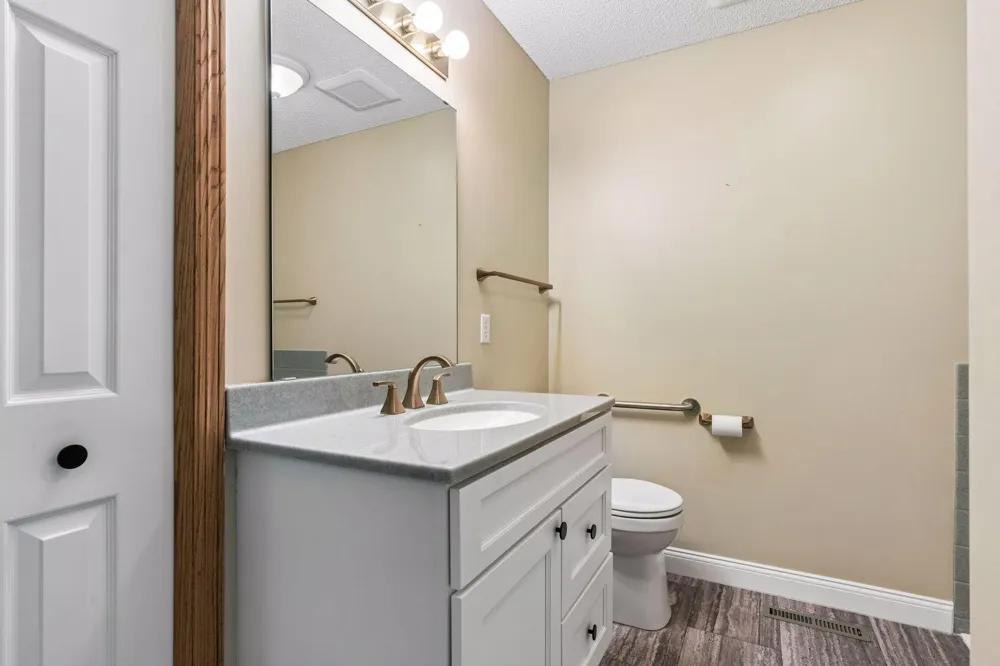 3849 Stonehaven Court Anoka, MN 55303