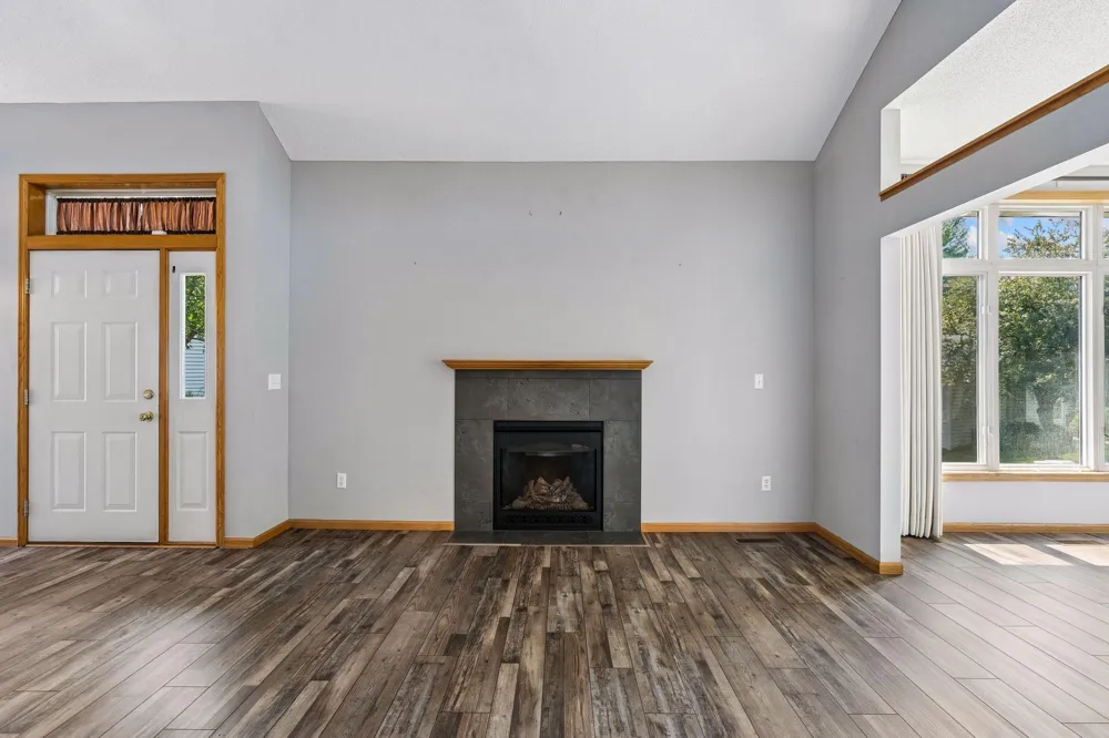 3849 Stonehaven Court Anoka, MN 55303