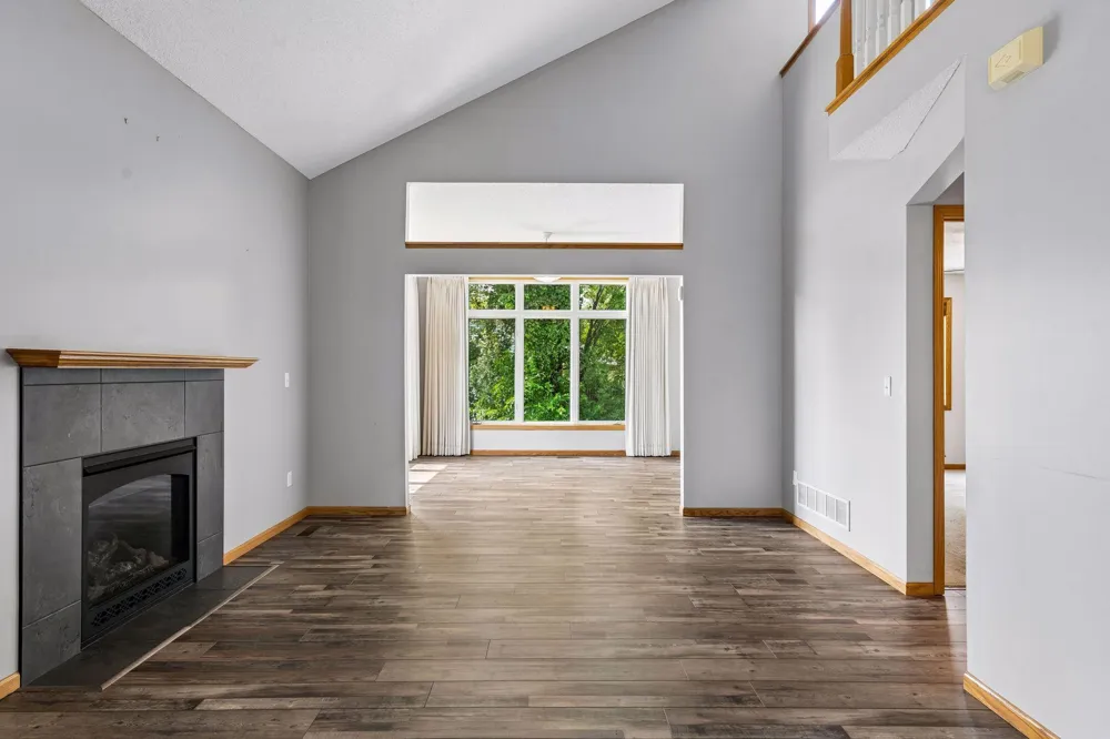 3849 Stonehaven Court Anoka, MN 55303