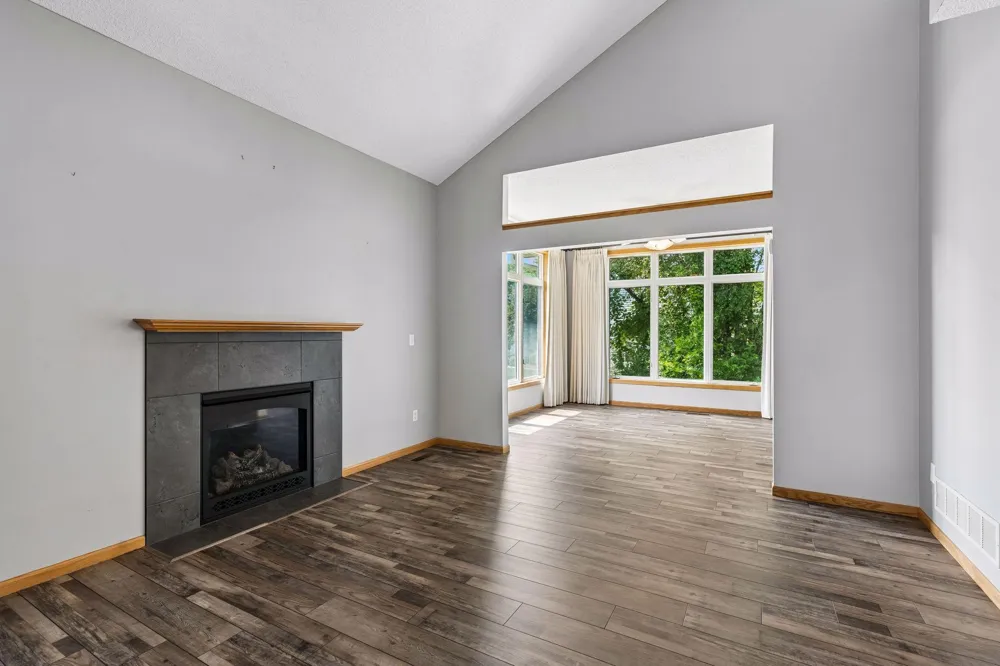 3849 Stonehaven Court Anoka, MN 55303