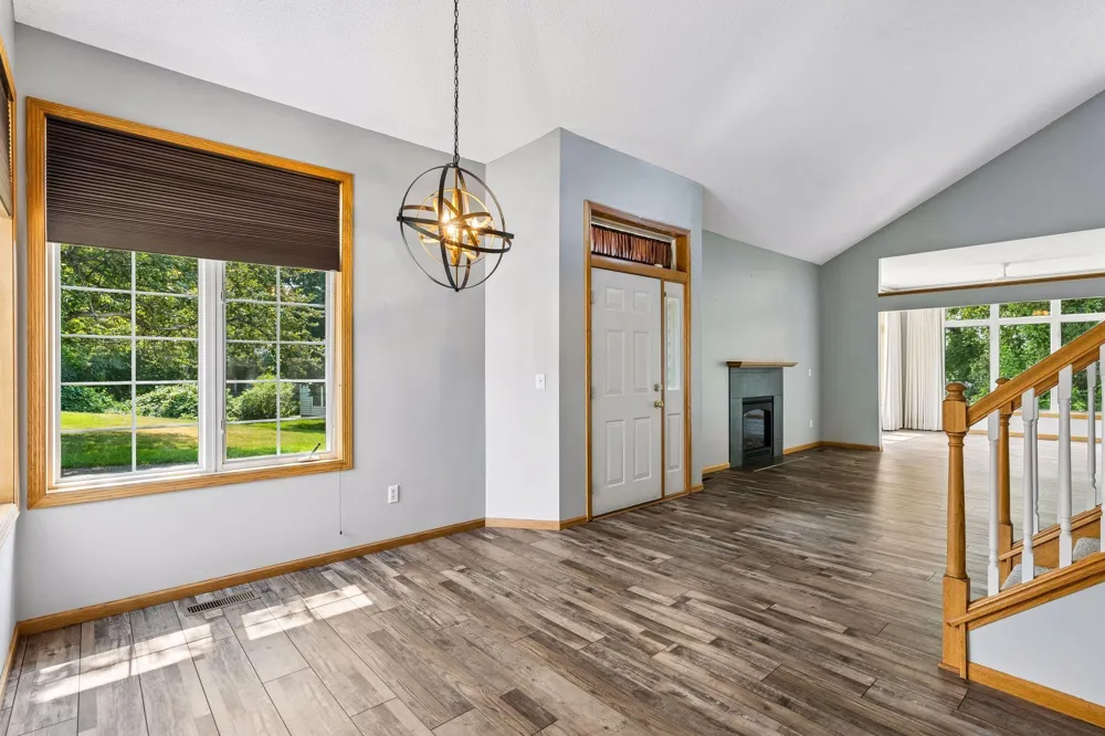 3849 Stonehaven Court Anoka, MN 55303