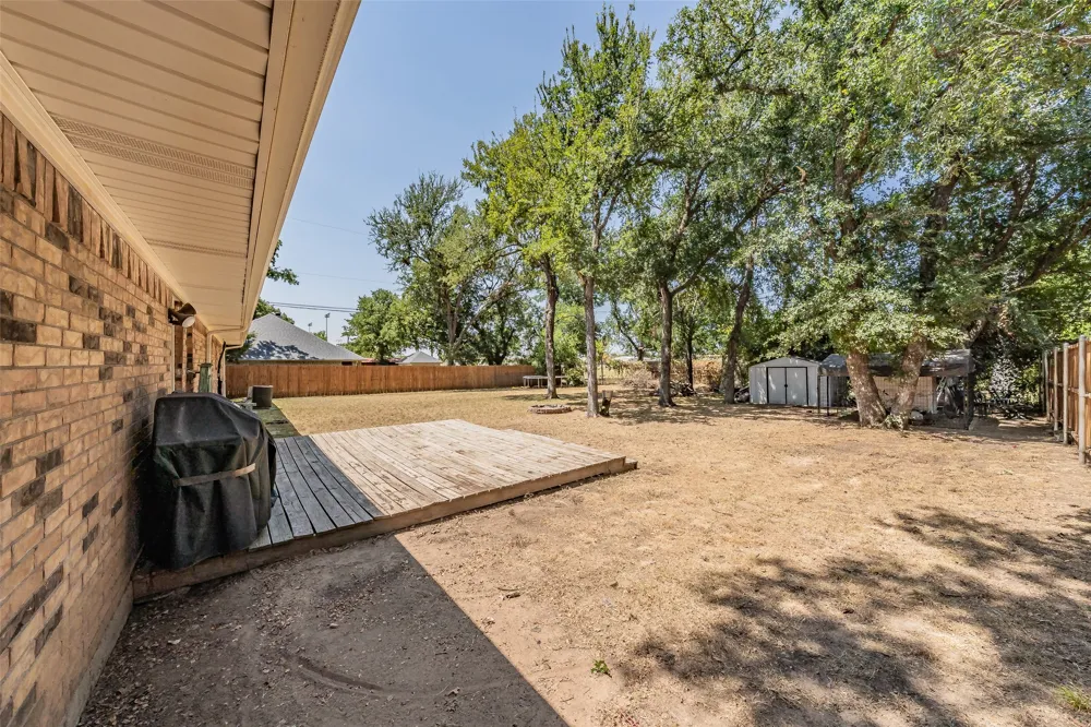 909 Shady Oaks Bridgeport, TX 76426